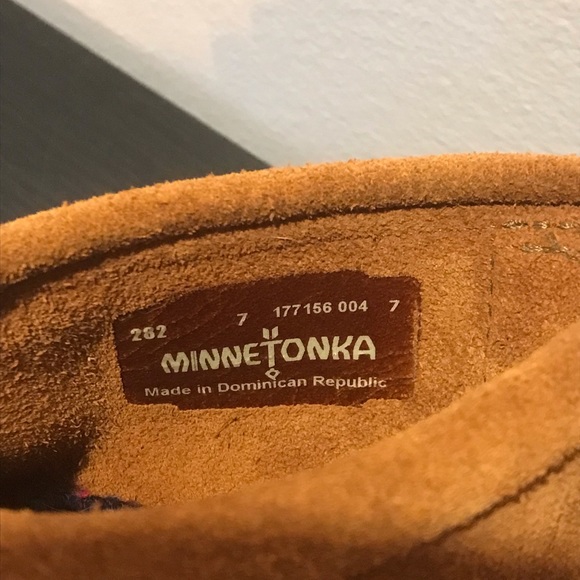 COPY - Minnetonka boots - Picture 3 of 3